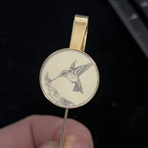 1991 DELART Barlow Scrimshaw Happy Hummingbird Motif Brass Bookmark 3"